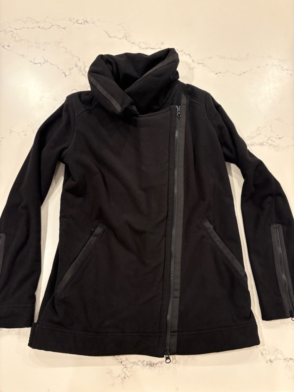 Lululemon Women’s Black Fleece Asymmetrical Zip Up Jacket Size Small
